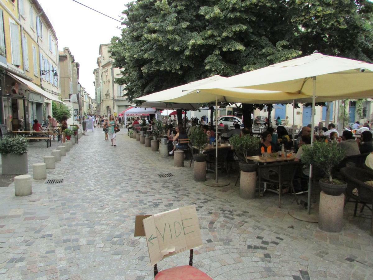 Studio typique et cosy climatise. Arles Esterno foto