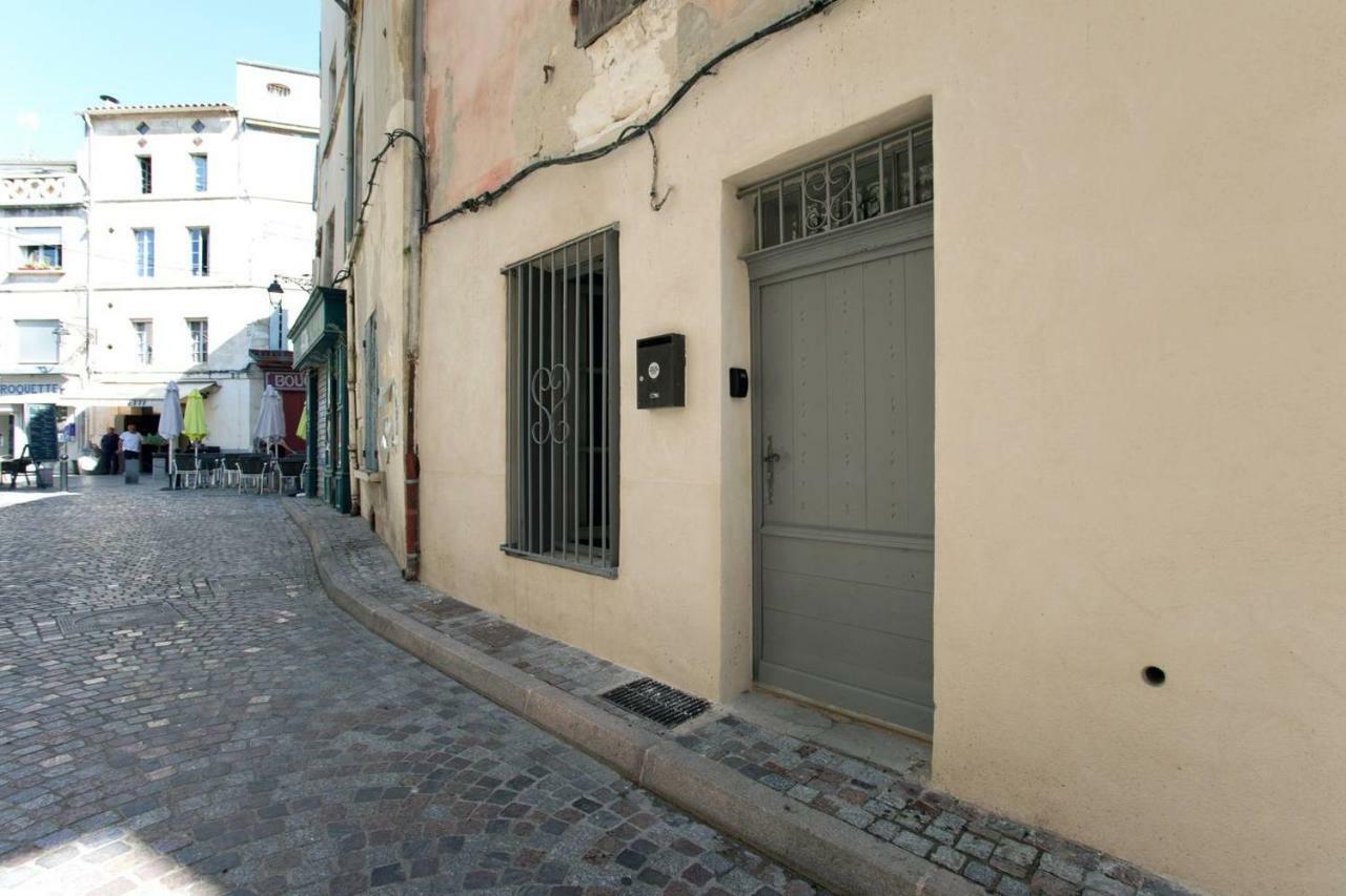 Studio typique et cosy climatise. Arles Esterno foto