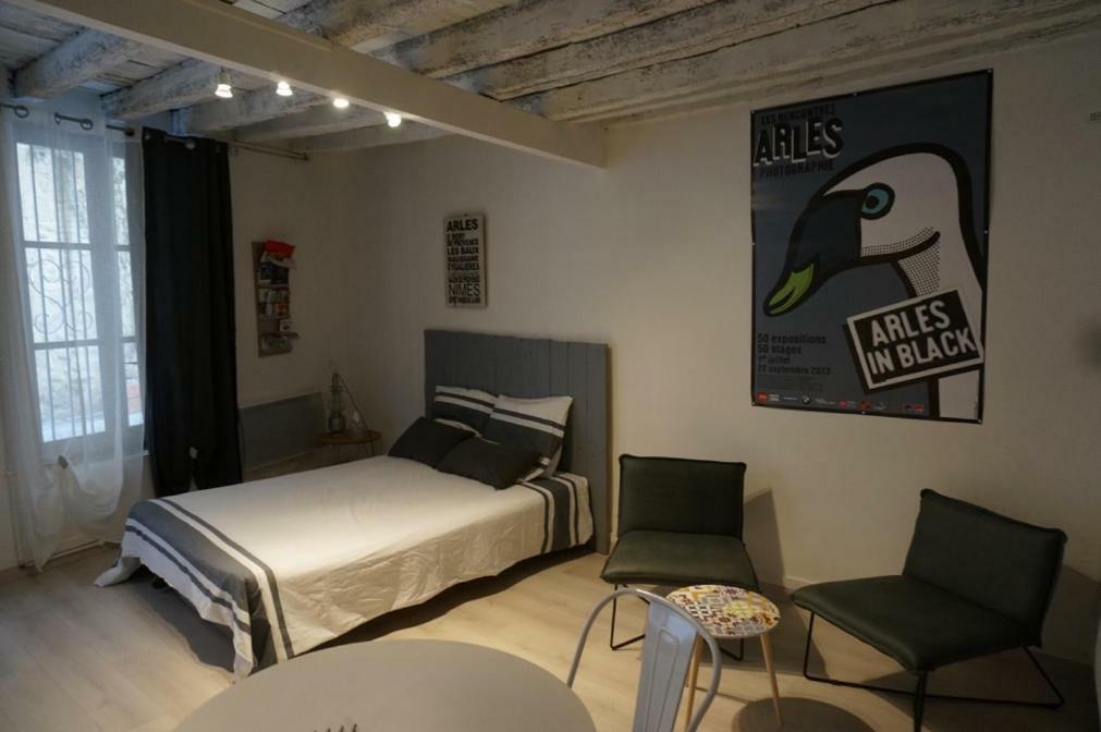 Studio typique et cosy climatise. Arles Esterno foto